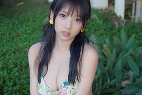 萌萝莉也性感！1931范薇泳装秀傲人双峰